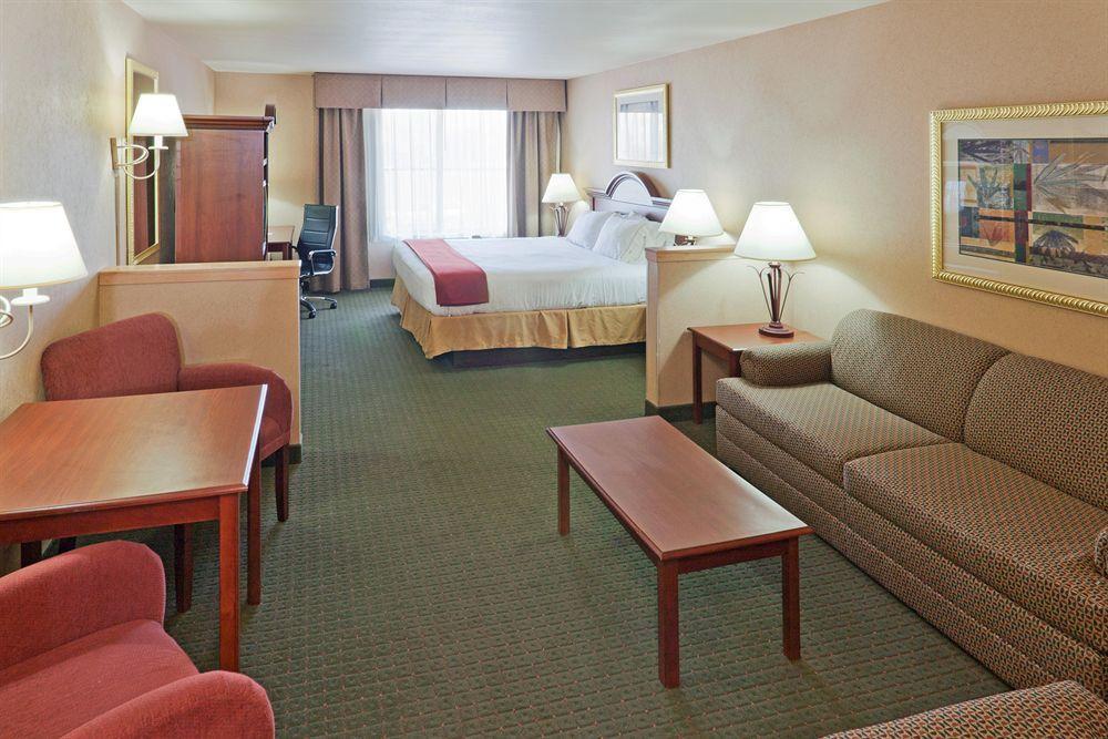 Holiday Inn Express Hotel & Suites Gillette By Ihg Номер фото